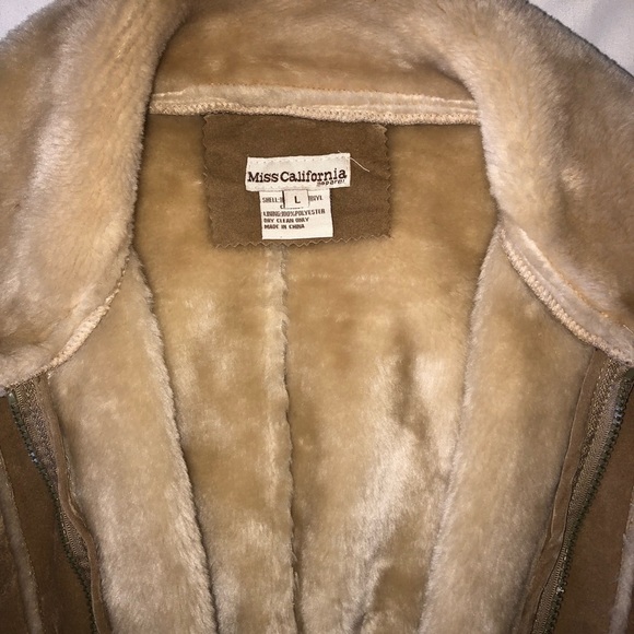 Woman’s Winter Fur Coat - Picture 2 of 6